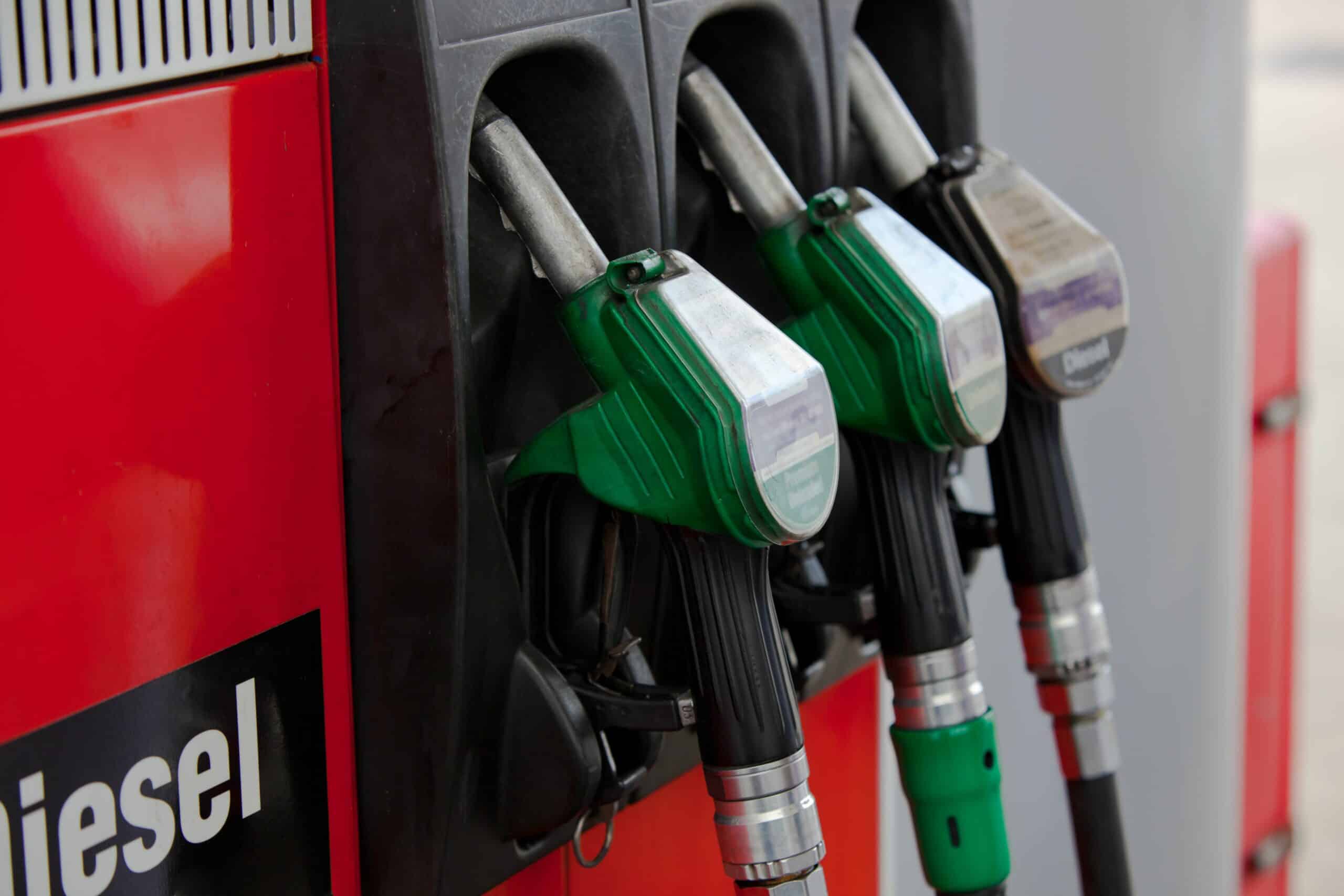 Рекордные цены на дизельное топливо и бензин: биржевая стоимость превысила отметки в 72 тысячи рублей за тонну