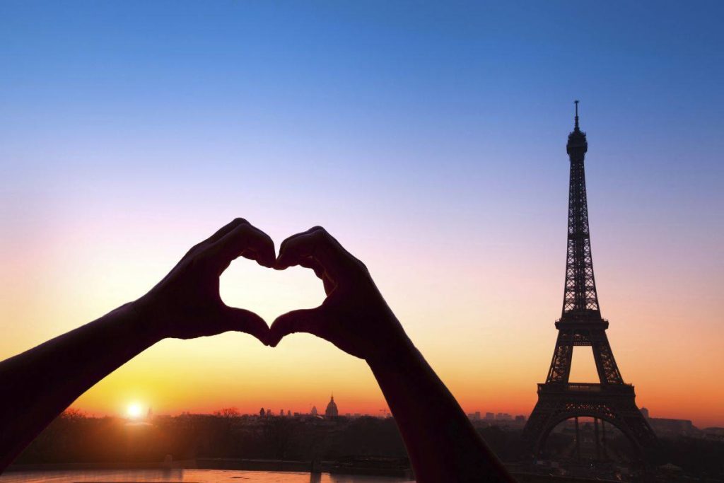 Why is Paris the city of love? Simply answered - Practical Tips